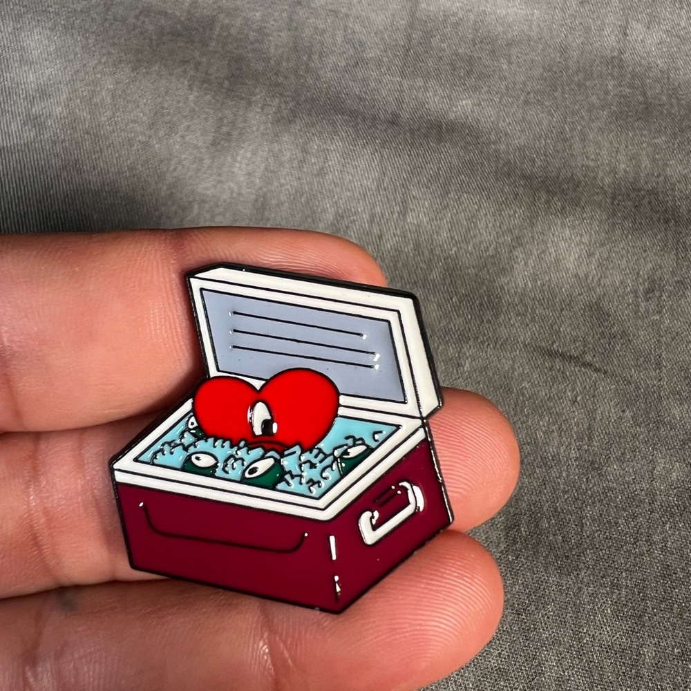 La Neverita Enamel Pin